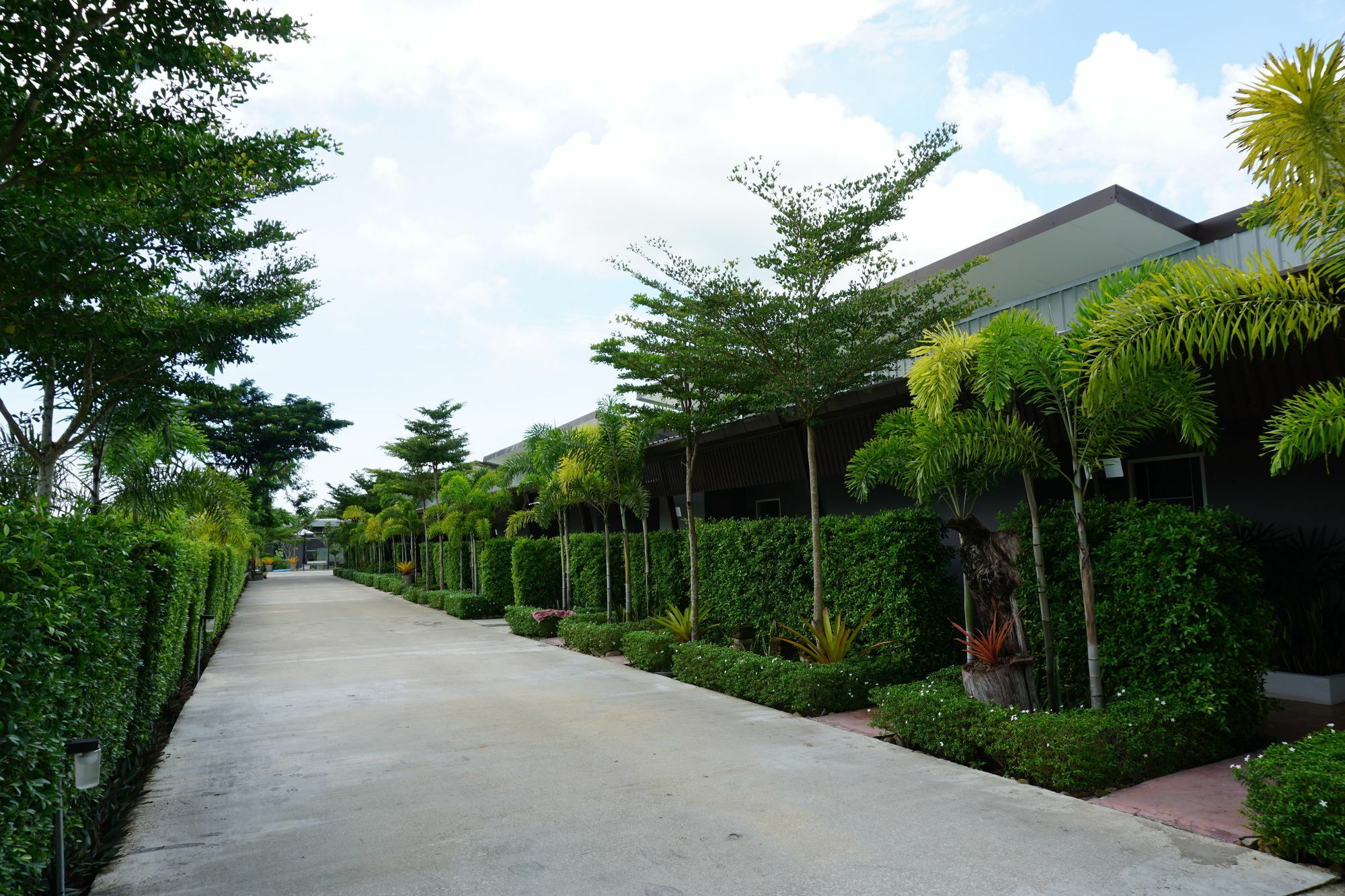 Heritage Tropical Resort Nakhon Si Thammarat Dış mekan fotoğraf